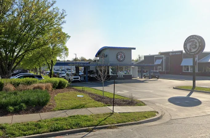 7 Brew Coffee at 2895 Richmond Rd, Lexington, Kentucky